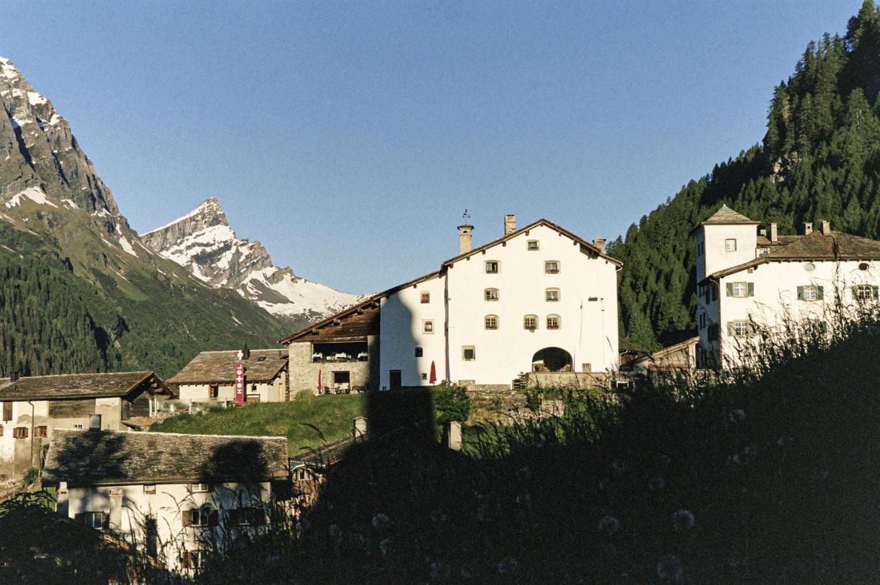 Hotel Weiss Kreuz Splügen Exterior foto